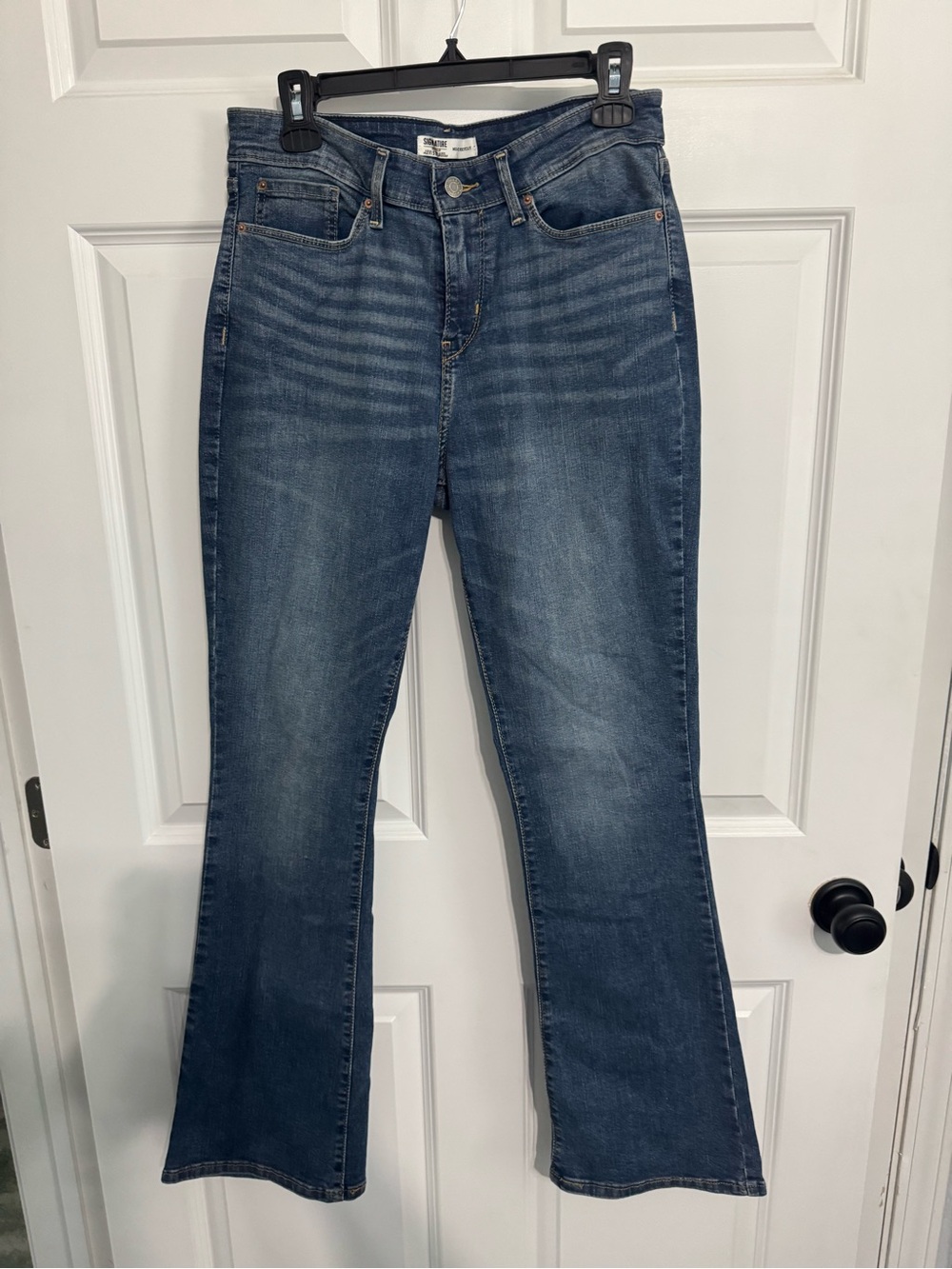 Bundle of Signature by Levi Strauss Women’s Blue Bootcut Jeans - Picture 11 of 11